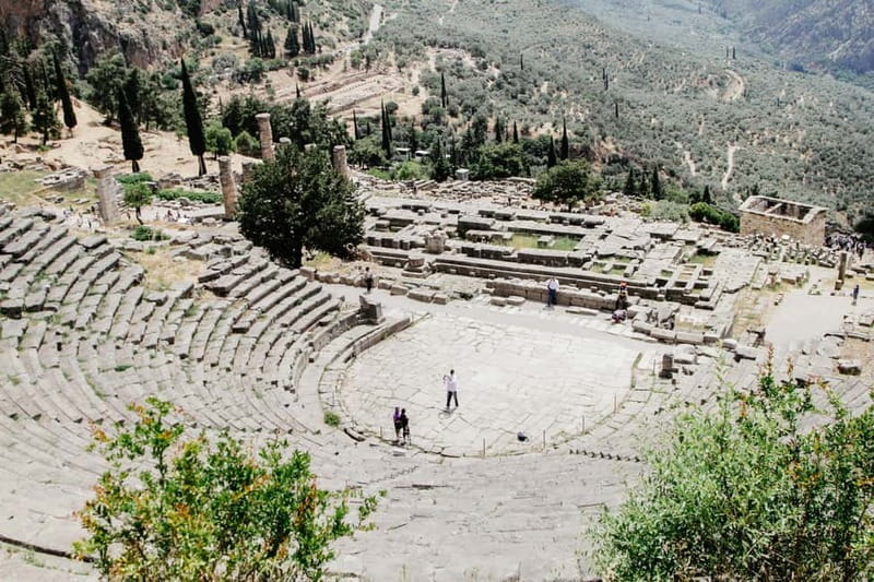 Athens: Delphi Day Tour with Museum & Arachova Village Visit - Expert Guides and Engaging Commentary