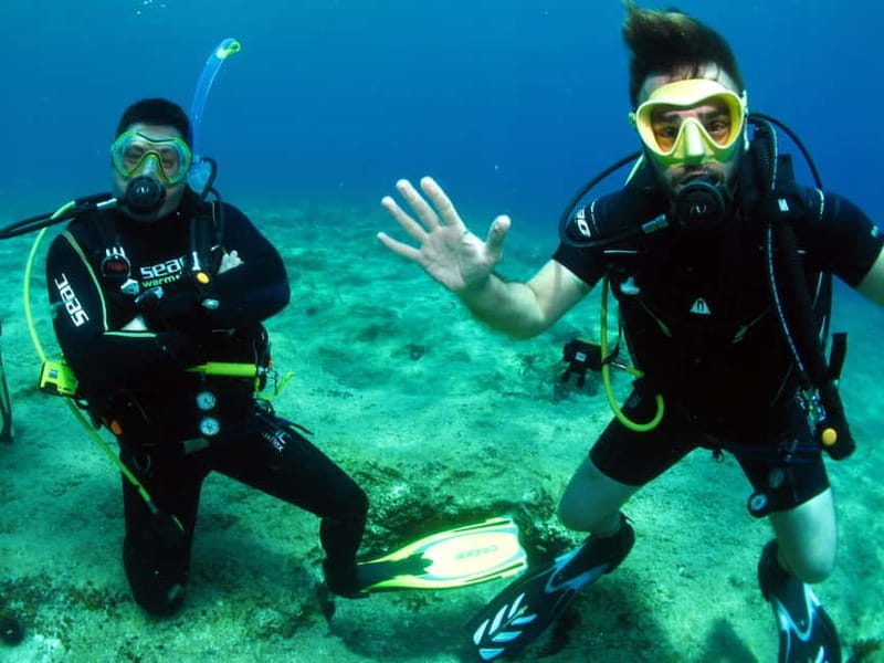 Athens: Discover Scuba Diving Experience for Beginners - Safety, Restrictions, and Accessibility