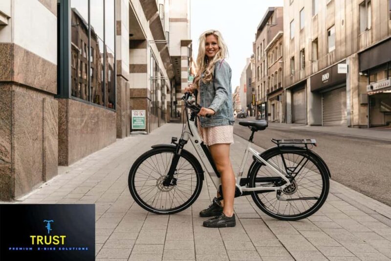 Athens: Express E-Bike Tour with your own local Guide - Key Points