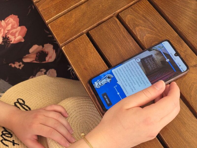 Athens: Family Mythology Treasure Hunt w Food Stops - Exploring Anafiotika and Its Photogenic Charm