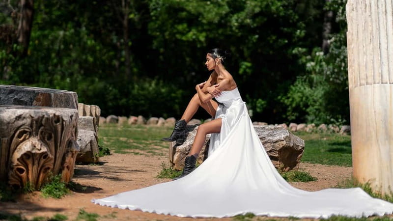 Athens: Flying Dress Photo © Photoshoot "Express package" - Key Points