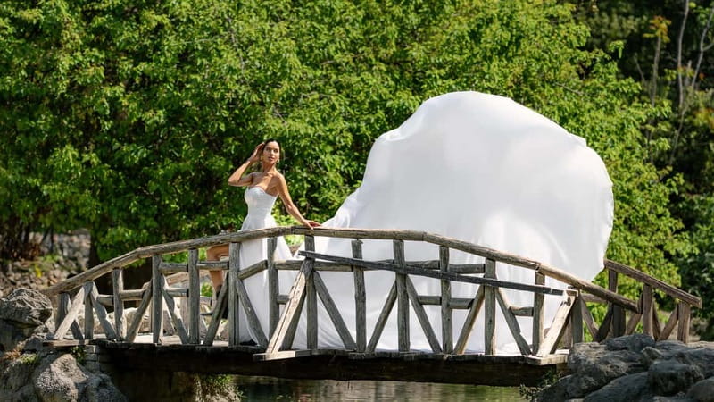 Athens: Flying Dress Photo © Photoshoot "Express package" - How the Photoshoot Unfolds in Athens