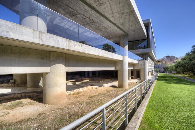 Athens Full-Day Private with Lunch & Museum Tickets - Authentic Greek Lunch in the Historic Plaka Neighborhood