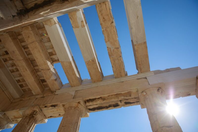 Athens: Highlights and Acropolis Guided Tour - The Benefits of a Knowledgeable Guide