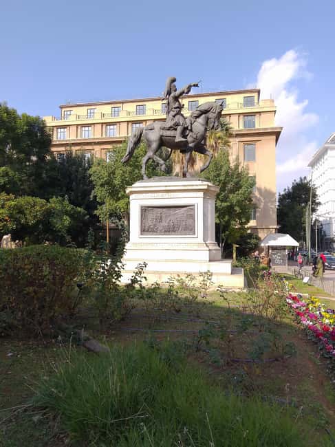 Athens: Metro Stations, Statues, and Callas Museum Tour - The Guide: Knowledgeable and Engaging