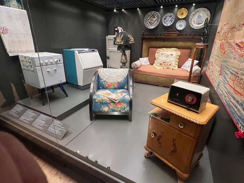 Athens: Museum of Modern Greek Culture Entry Ticket - The Location and How to Get There