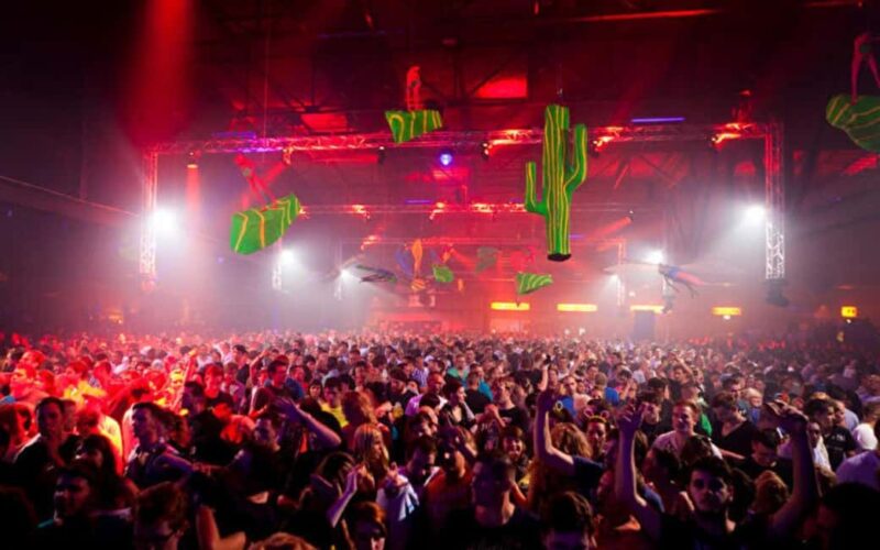 Athens New Years Eve Pub Crawl with Shots & VIP Club Entry - Key Points