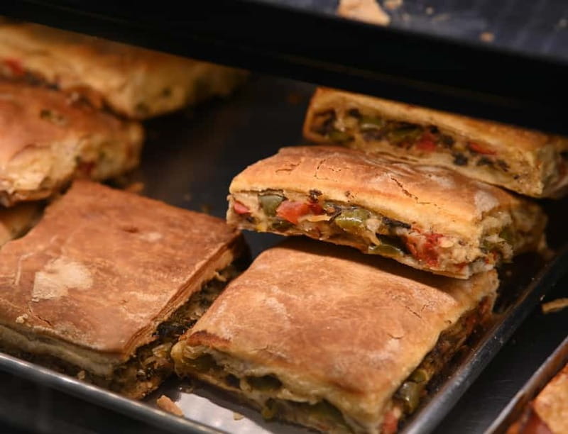 Athens: Off-the-Beaten-Path Gastronomy Secret Local Flavors - Tasting Local Beverages and Greek Sweets