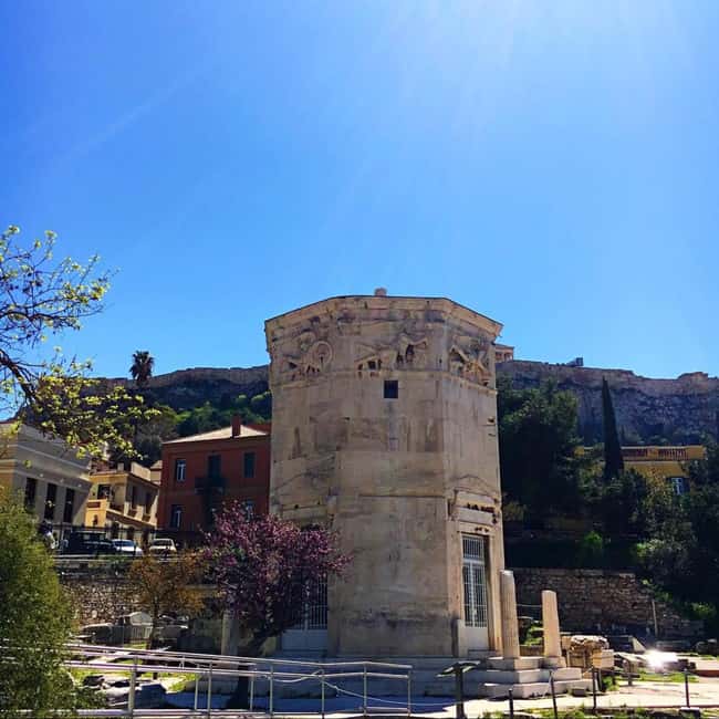 Athens: Plaka Walking Tour with Chinese-Speaking Guide - Logistics and Group Size