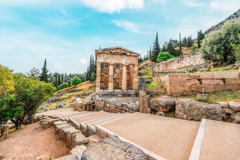 Athens: Private Tours of Delphi, Delphi Museum, and Arachova - Enjoy a Traditional Greek Lunch with a View