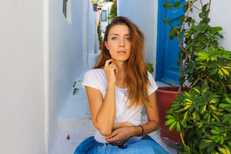 Athens: Professional photoshoot at Anafiotika Village - Exploring Anafiotika’s Unique Architecture and Atmosphere