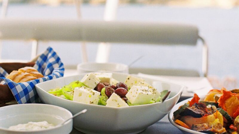 Athens: Riviera Catamaran Cruise with Meal and Drinks - Timing and Seasonal Considerations for the Cruising Experience