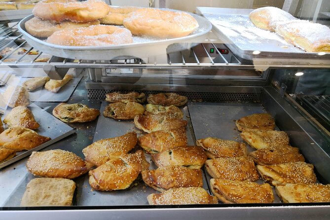 Athens Street Food Tour: Taste the best street food - The Passionate and Knowledgeable Guide: Pascal