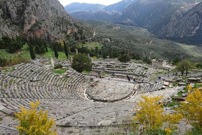 Athens Super Saver: Athens Sightseeing Tour plus Delphi Day Trip - Guide Expertise and Tour Pacing