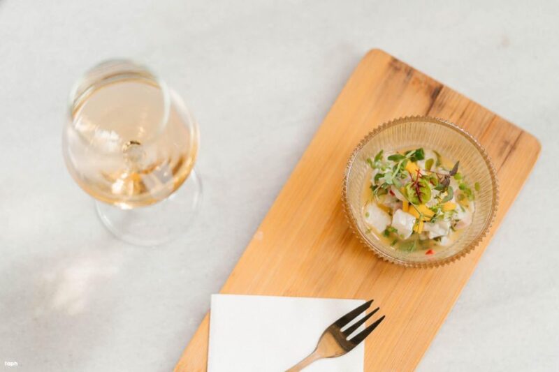 Athens: Tasting of 6 Wines from Kefalonia with Food Pairing - The Water Pairing Concept and Flavor Shifts