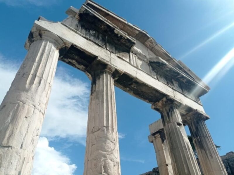 Athens: the Great Greek Philosophers Guided Tour in Spanish - The Significance of the Greek Agora and Pnyx Hill