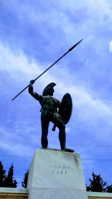 Athens to Meteora: Private one-day trip with local driver - Visiting the Historic Battlefield of Thermopylae