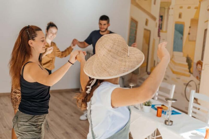 Athens: Traditional Greek Dining with Live Music and Wine - Discover the Flavors of Greece with Live Entertainment in Athens