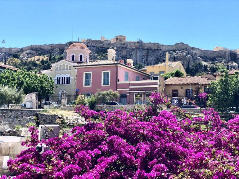 Athens:Acropolis - Historical Center Walking Tour in Spanish - The Guide’s Expertise and Style