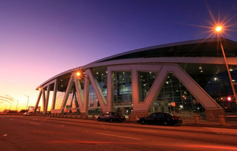 Atlanta: City Lights Night Tour with Photos & Dinner Stop - Dinner Break at Krog Street Market and Beltline