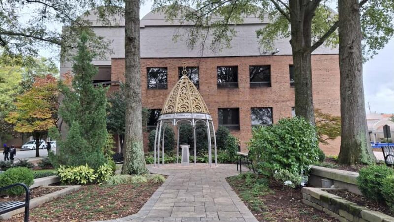 Atlanta: Guided Walking Tour of the Martin Luther King Jr District (in French) - Ebenezer Baptist Church: The Historic Parish of MLK