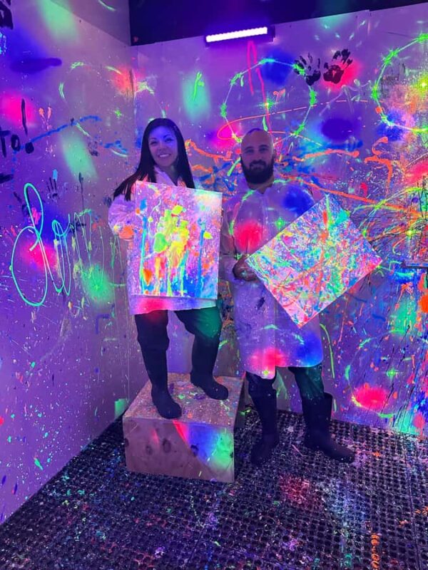 Atlanta: Splatter Paint Room Experience - Vibrant, Mess-Free Art in Atlanta’s Neon-Lit Splatter Room