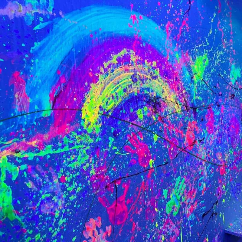 Atlanta: Splatter Paint Room Experience - What Makes the Neon-Lit Splatter Room Unique