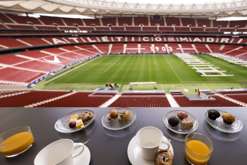 Atletico Madrid: Premium Tour & breakfast in Simeone´s box - Visiting the Player’s Only Areas and Pitch Side