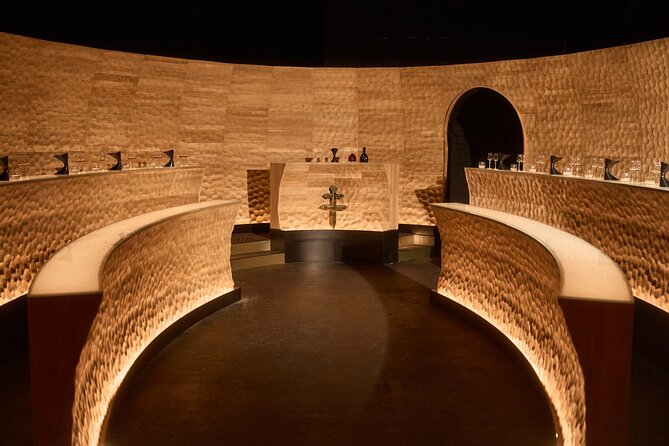 Au Cur du Château - VSOP DUSSÉ & XO BARON OTARD - Explore the Château de Cognac and Its Storied Past