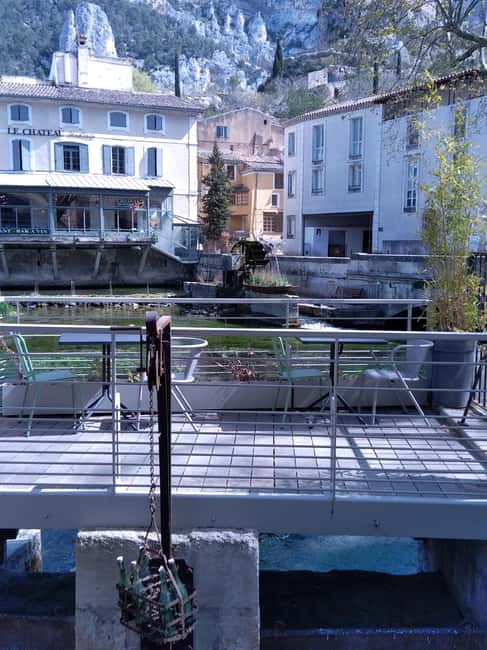 au départ Avignon 1/2 journée dans les villages de Provence - Starting Point at Avignon’s Office de Tourisme