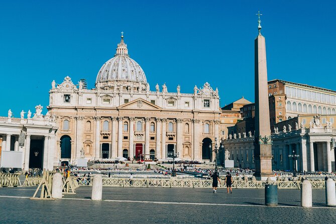 Audio Guided Tour of St. Peter's Basilica - Explore St. Peters Basilica with a Digital Audio Guide in 34 Languages