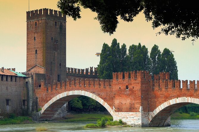 Audio guides to discover Verona, the city of Romeo and Juliet - The Iconic Ponte Pietra and Roman Archaeological Sites