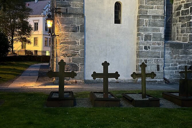 Audio Walking Tour in Bergen Famous Ghosts Location - Discover Bergen’s Viking and Sailor Heritage at the Sailors Monument