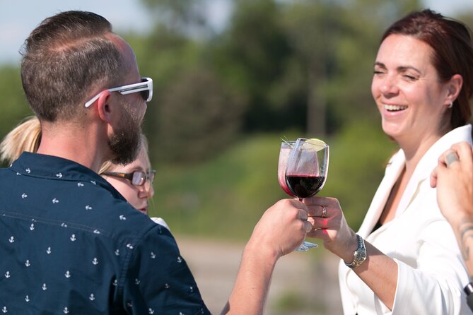 AURA experience at Notre-Dame Basilica and guided cruise - Practical Tips for Visiting Notre-Dame Basilica for AURA