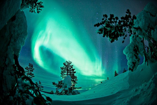 Auroras in Saariselkä Northern Lights Photo Tour by Car and on Foot - The Experience of Snow Walking and Warmth in a Teepee