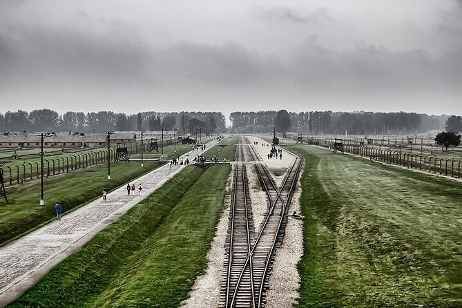 Auschwitz and Birkenau Tour with Hotel Pick up from Krakow - The Itinerary: From Krakow to Auschwitz and Birkenau