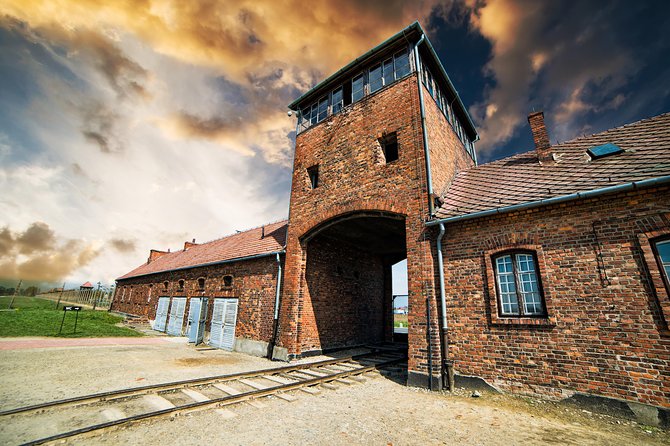 Auschwitz Birkenau and Wieliczka Salt Mine Guided Full Day Tour - Visiting Two Iconic Polish Landmarks in One Day