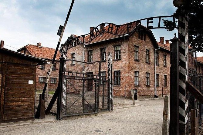 Auschwitz-Birkenau Best Value Shared Tour - Visits to Auschwitz I and Birkenau: What to Expect