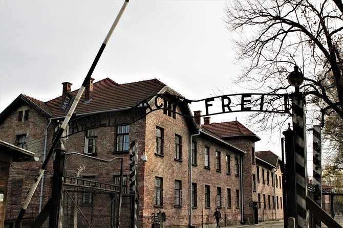 Auschwitz & Birkenau English guided tour by private transport from Katowice - Detailed Itinerary: Auschwitz Museum and Birkenau Memorial