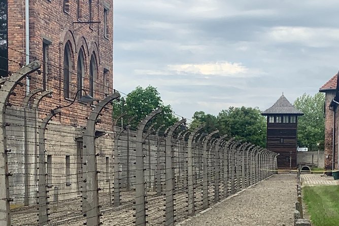 Auschwitz-Birkenau guided tour from Krakow - private car - Private Transfer from Krakow to Auschwitz-Birkenau