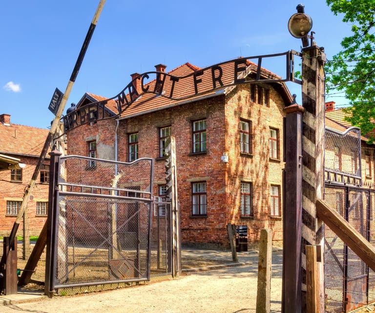 Auschwitz-Birkenau: Guided Tour with Fast Track Ticket - Physical Requirements and Accessibility