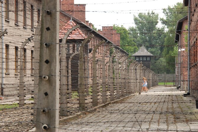 Auschwitz & Birkenau Live Guide Tour Entrance Ticket - Auschwitz-Birkenau Entrance and Meeting Point Details