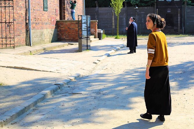 Auschwitz Birkenau: Live-Guided Tour with Transportation and Hotel Pickup - The Easy Pickup from Your Krakow Hotel