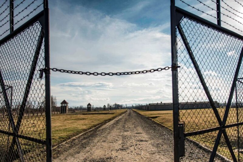 Auschwitz-Birkenau: Museum Entry Ticket with Guided Tour - How the Tour Starts at the Auschwitz Birkenau Museum Visitor’s Center