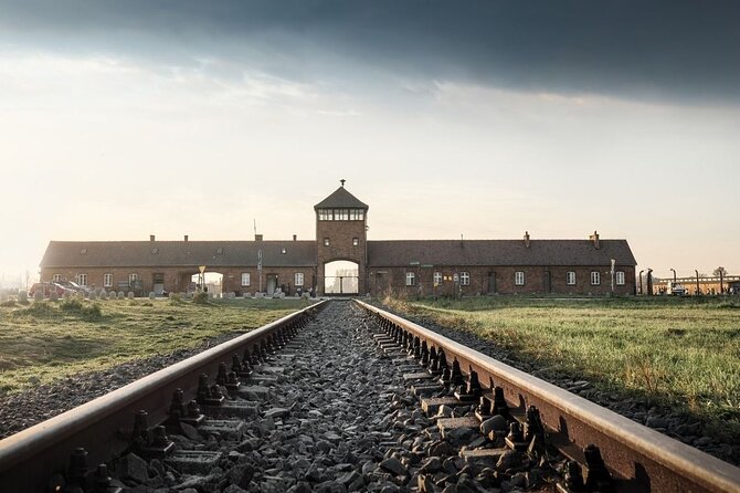 Auschwitz-Birkenau & Salt Mine Day tour - Key Points