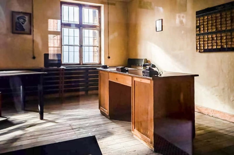 Auschwitz-Birkenau Skip-the-Line Guided Tour - Timing and Tour Pace