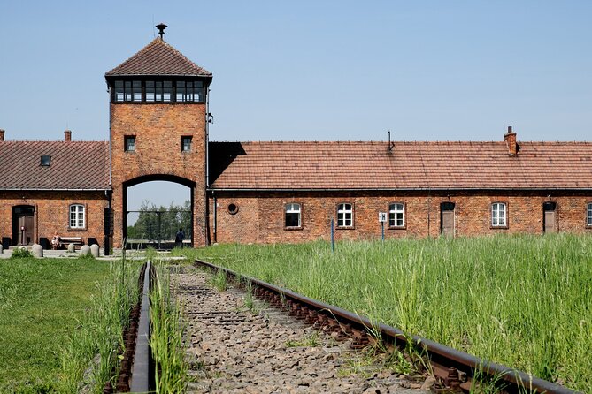 Auschwitz Birkenau Tour with Private Transport from Kraków - Guided Tour of Auschwitz I: The Main Concentration Camp