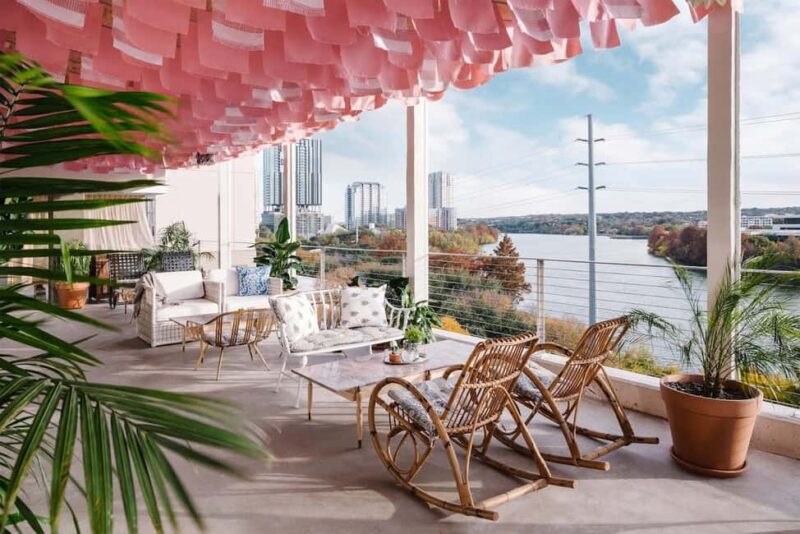 Austin: Best Bars and Bats 3-Hour Guided Tour - Practical Details and What to Bring