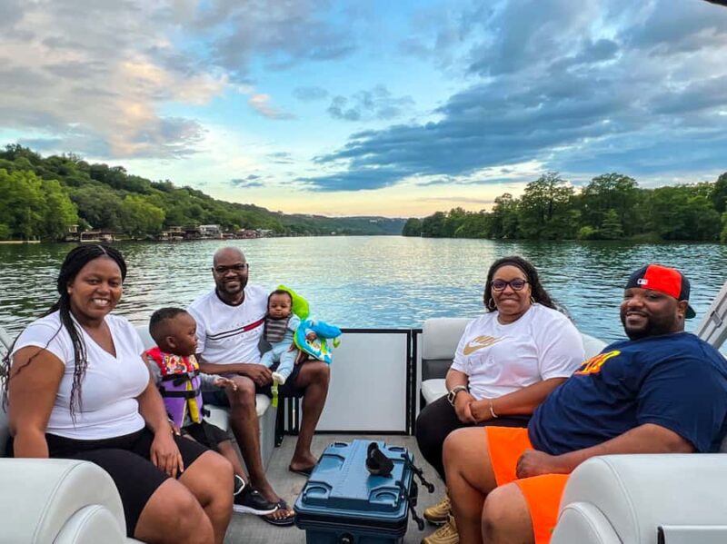 Austin: Lake Austin Private Boat Cruise - Full Sun Shading - Discover Lake Austin with a Private Full Sun Shaded Boat Cruise