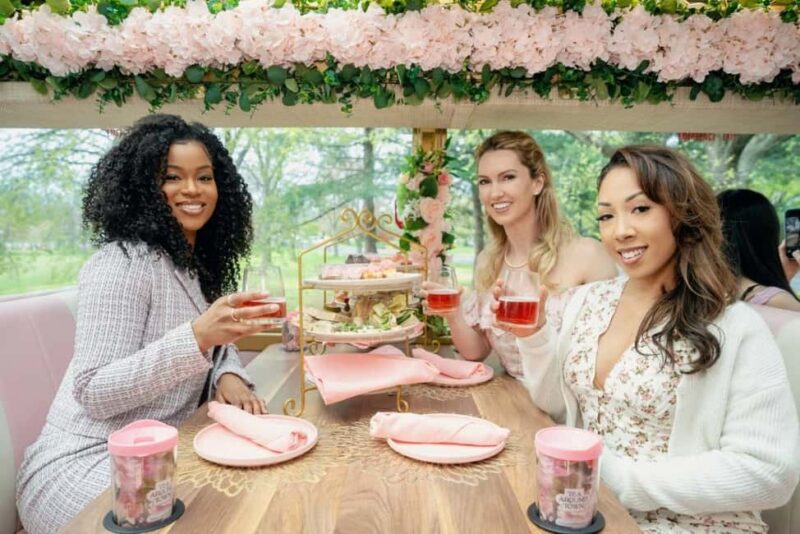 Austin: Tea Around Town Bus Tour with Live Music - What Makes the Austin Tea Bus Tour Unique